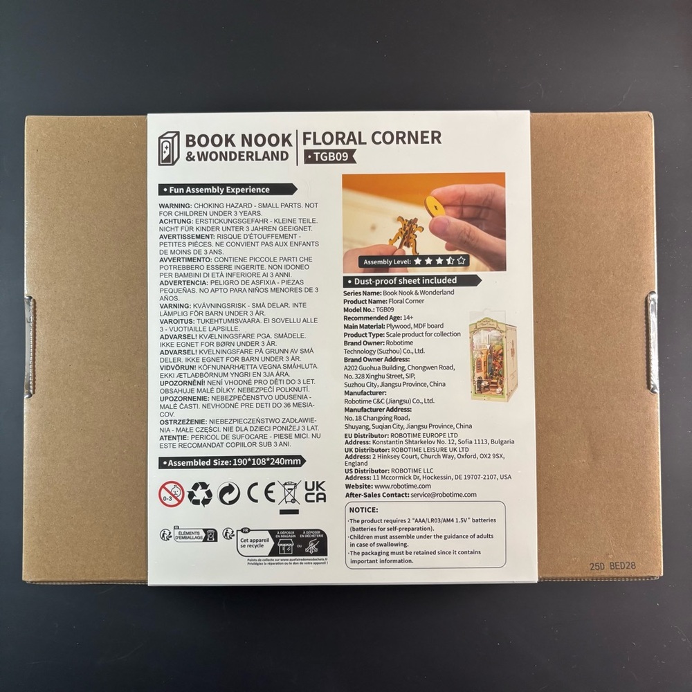 Flower Corner 164 Piece DIY Book Nook by Rolife - Picture 2 of 4